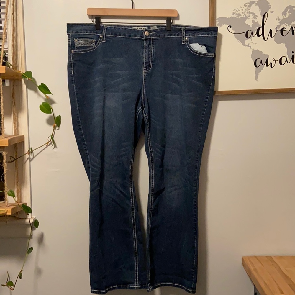 Zanadi Plus Size Dark Wash Jeans with Butterfly Pocket Embroidery size 26